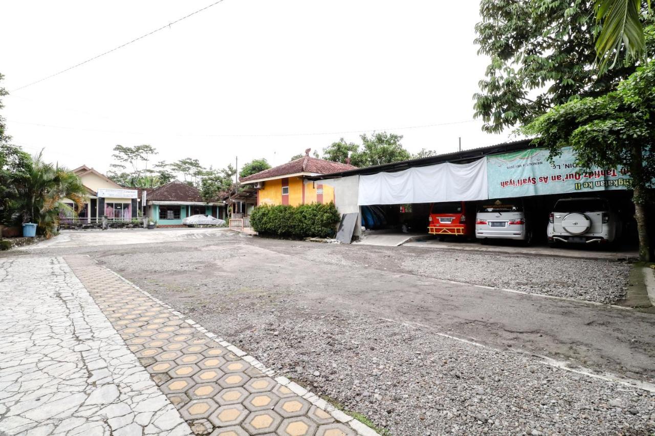 The Joglo Family Hotel Magelang Exterior foto